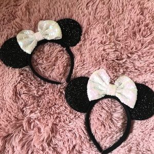 Set of 2 white sparkly Minnie Mouse ears